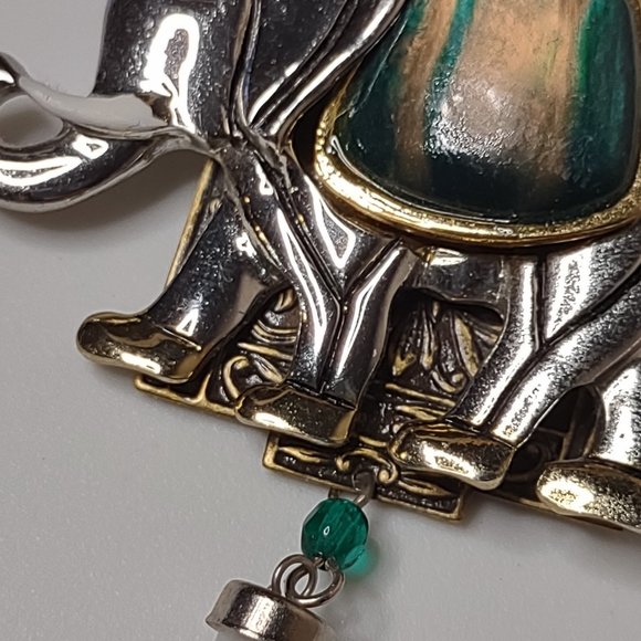 Very Awesome Silver Tone Elephant Brooch With Dangling Faux Tusk - Picture 7 of 15